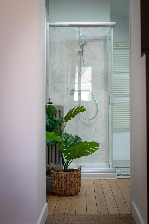 Bed and Breakfast Confidences Escale A Brissac Exterior foto
