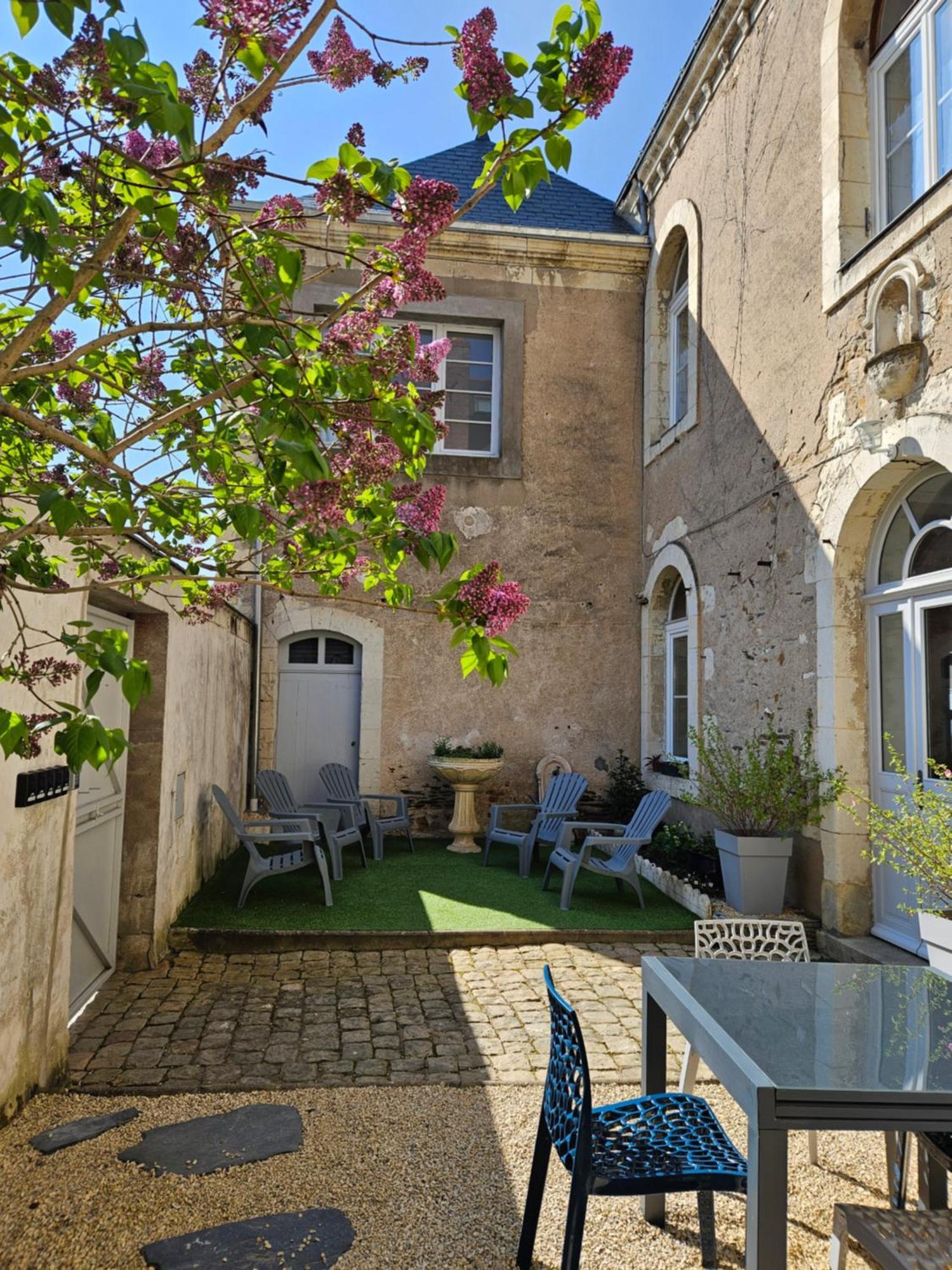 Bed and Breakfast Confidences Escale A Brissac Exterior foto