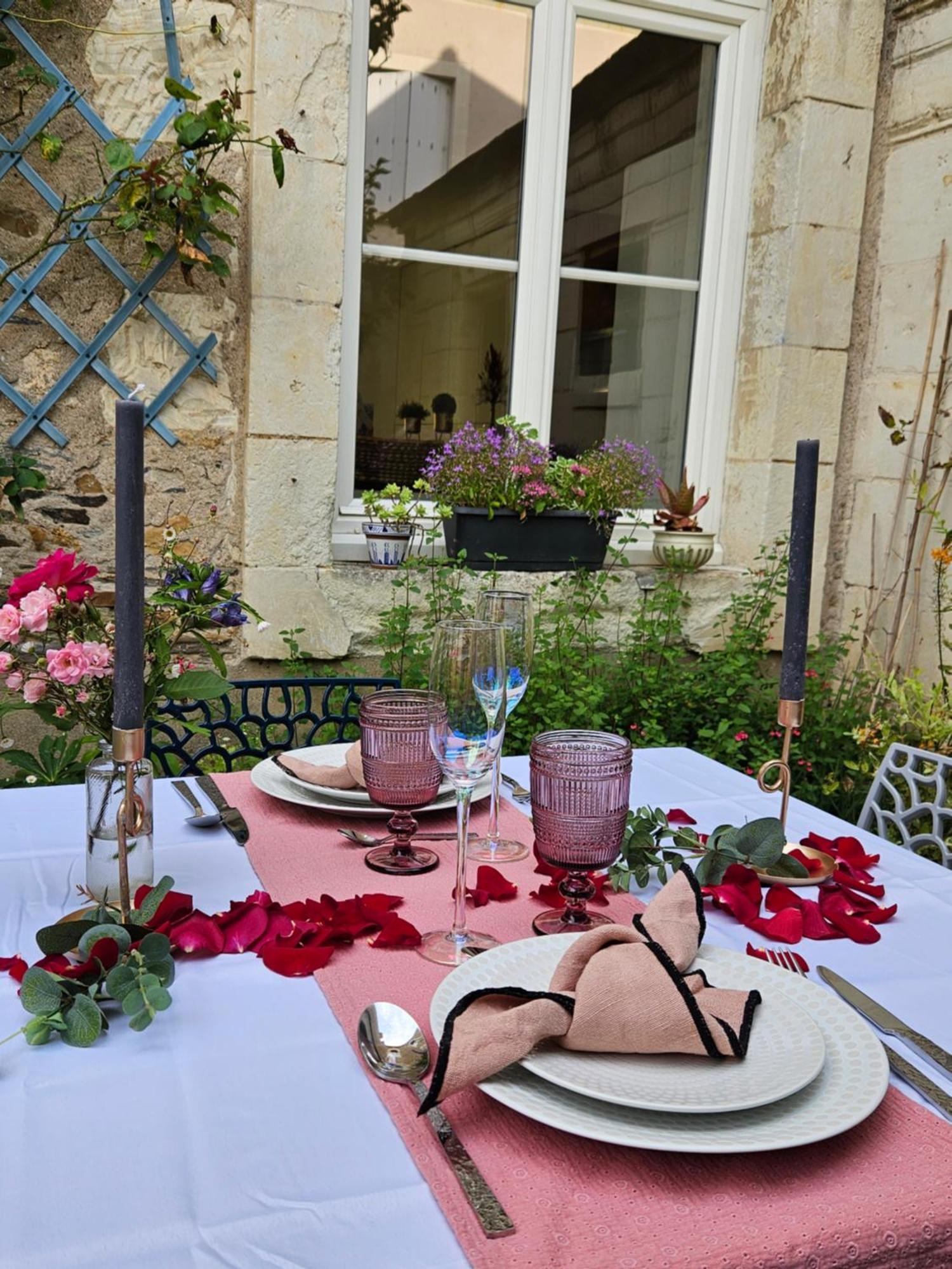 Bed and Breakfast Confidences Escale A Brissac Exterior foto