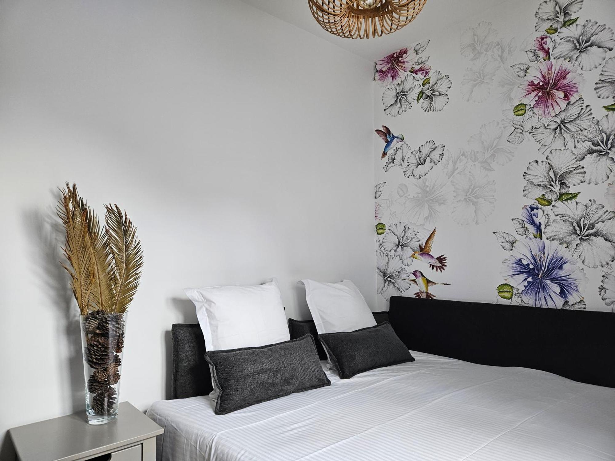 Bed and Breakfast Confidences Escale A Brissac Exterior foto
