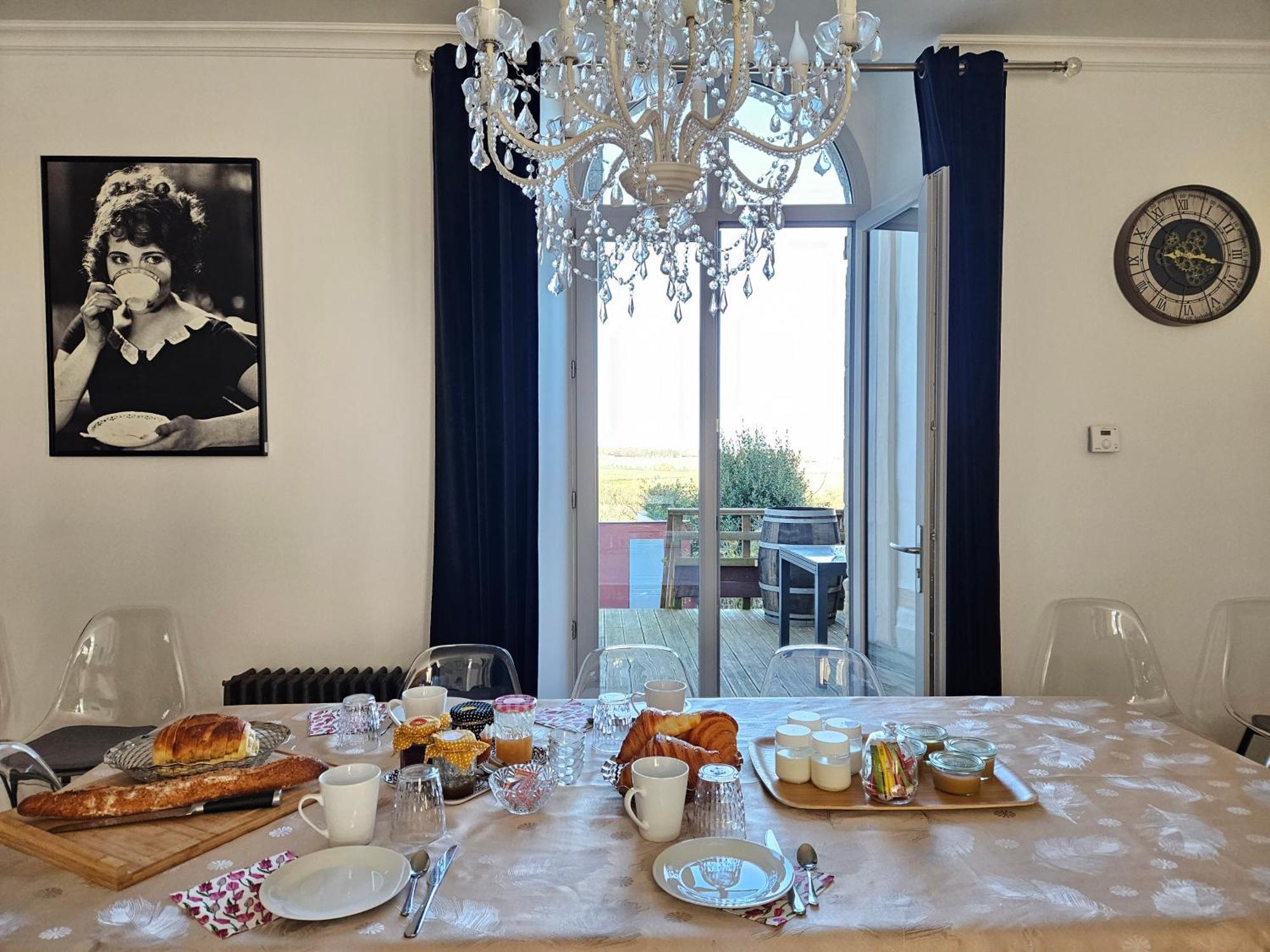 Bed and Breakfast Confidences Escale A Brissac Exterior foto